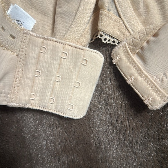 NWOT DELIMIRA Minimizer Bra Nude Sz 36F - Picture 4 of 7